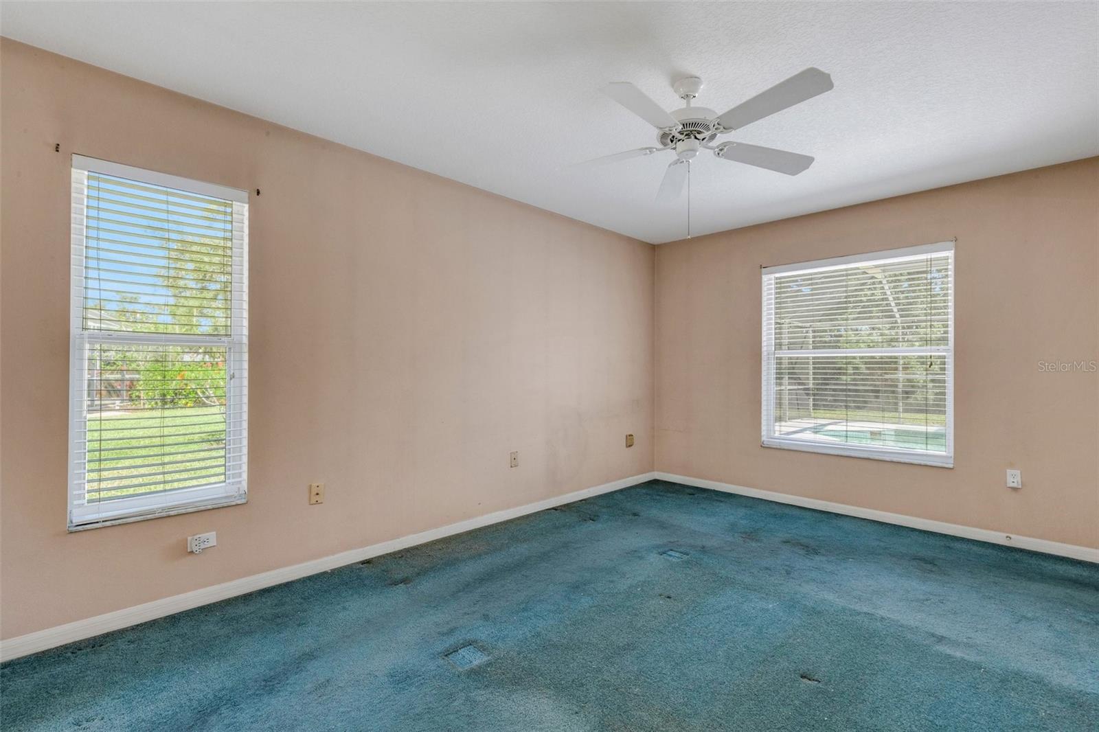 835 70TH DR E, SARASOTA, FL, 34243