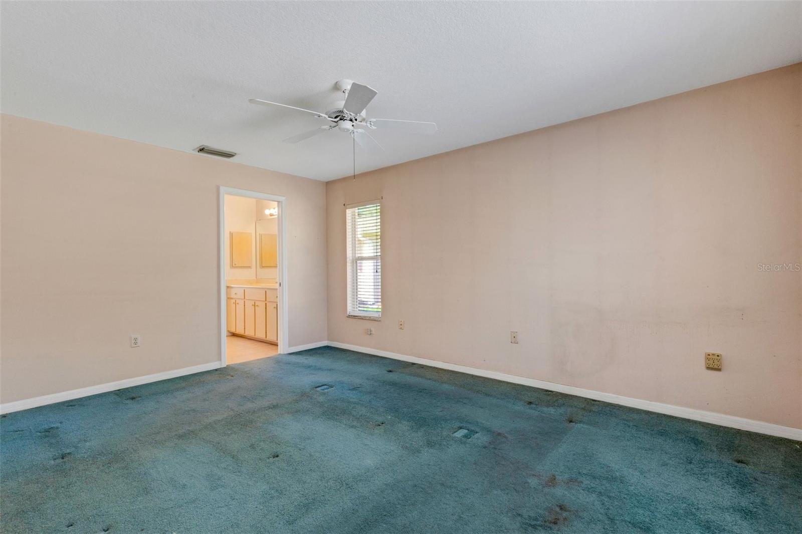 835 70TH DR E, SARASOTA, FL, 34243