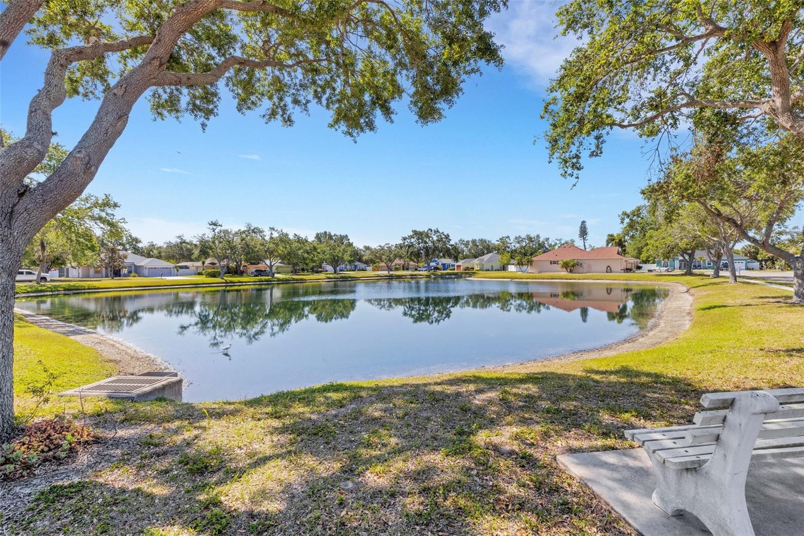 835 70TH DR E, SARASOTA, FL, 34243