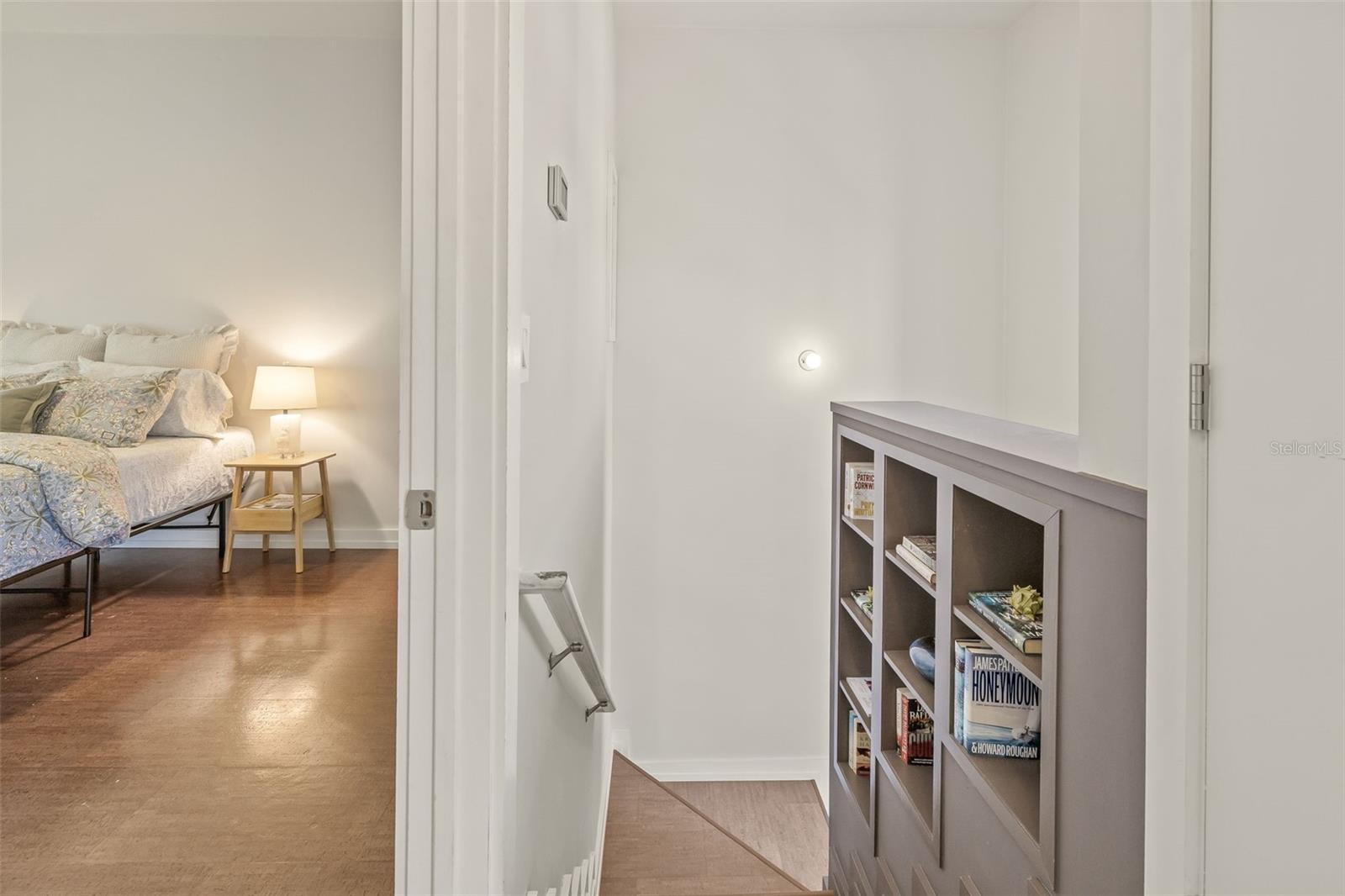 106 FAREHAM PL N, ST PETERSBURG, FL, 33701