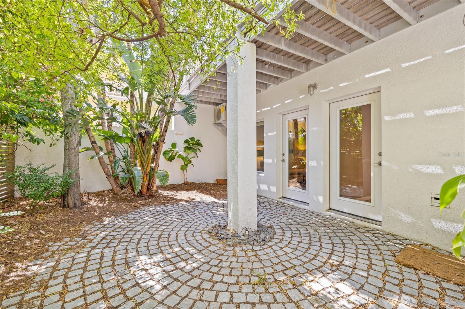 106 FAREHAM PL N, ST PETERSBURG, FL, 33701