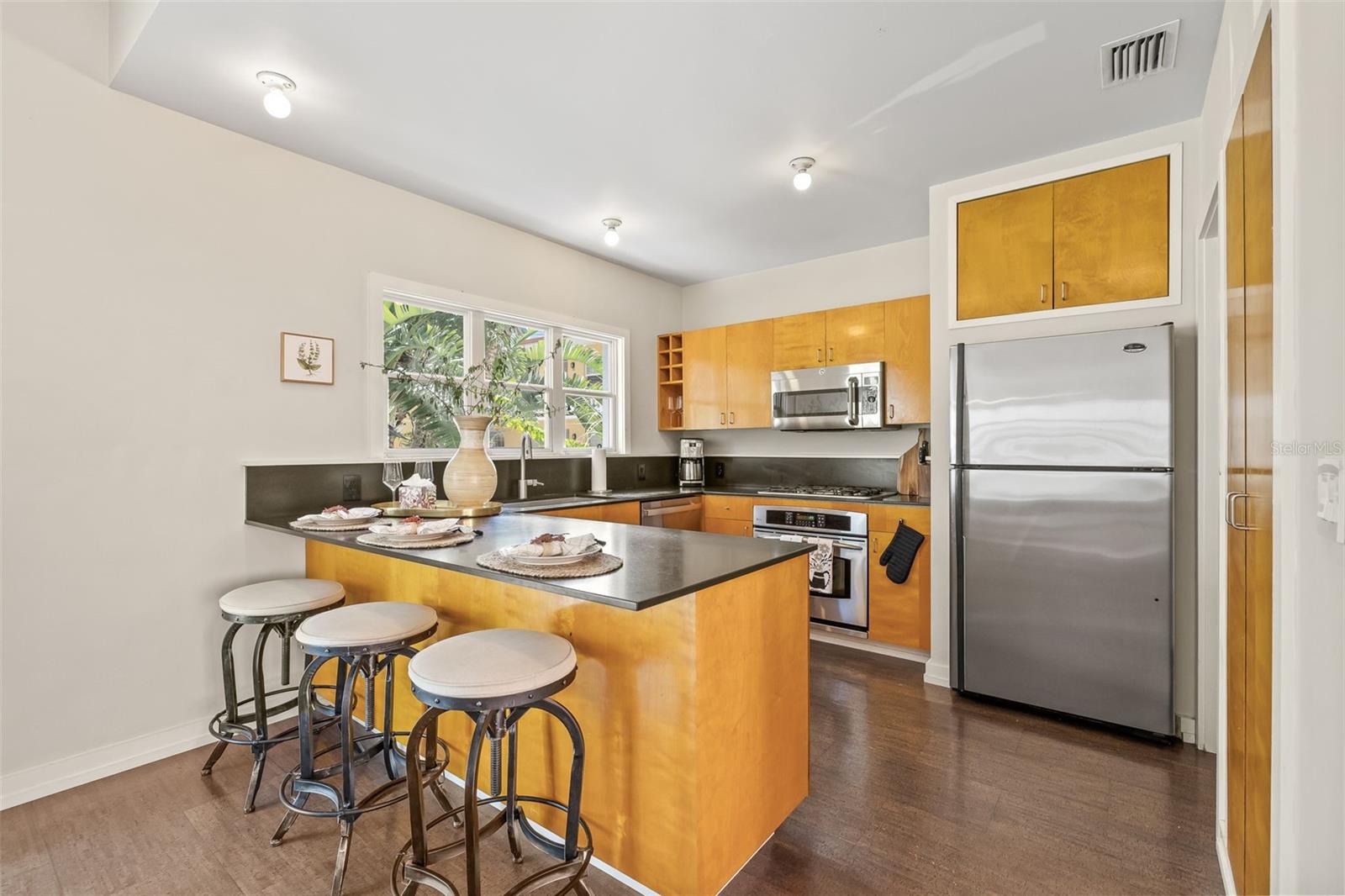 106 FAREHAM PL N, ST PETERSBURG, FL, 33701