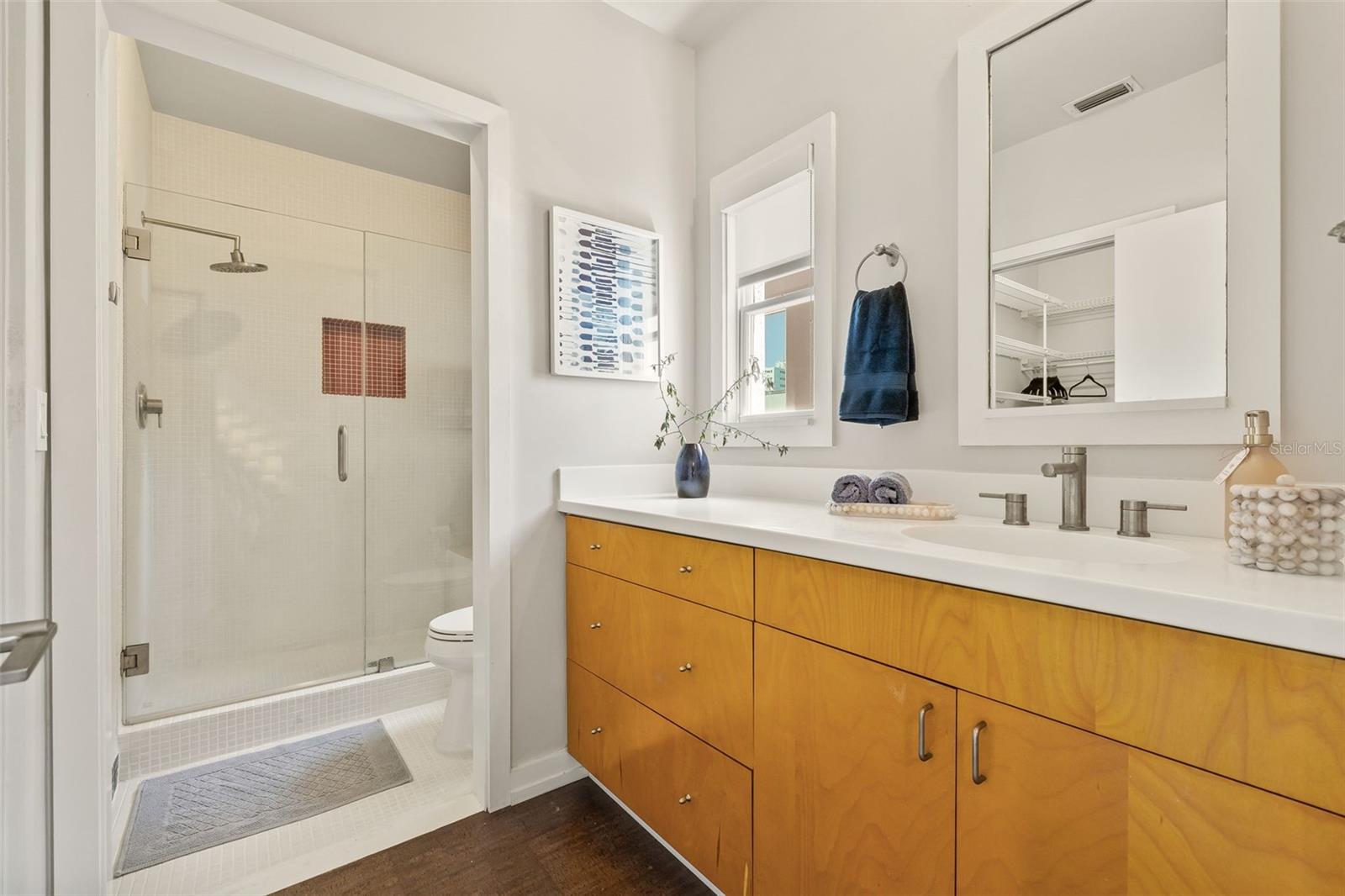 106 FAREHAM PL N, ST PETERSBURG, FL, 33701