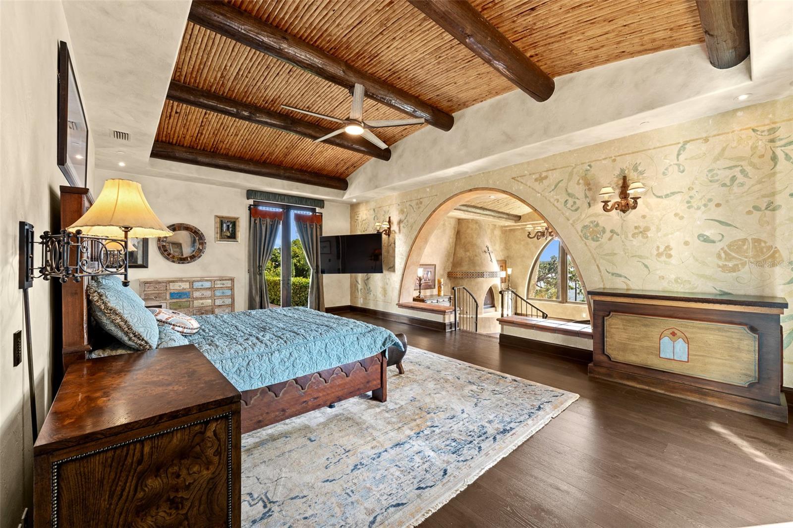 TB8379435 Property Photo