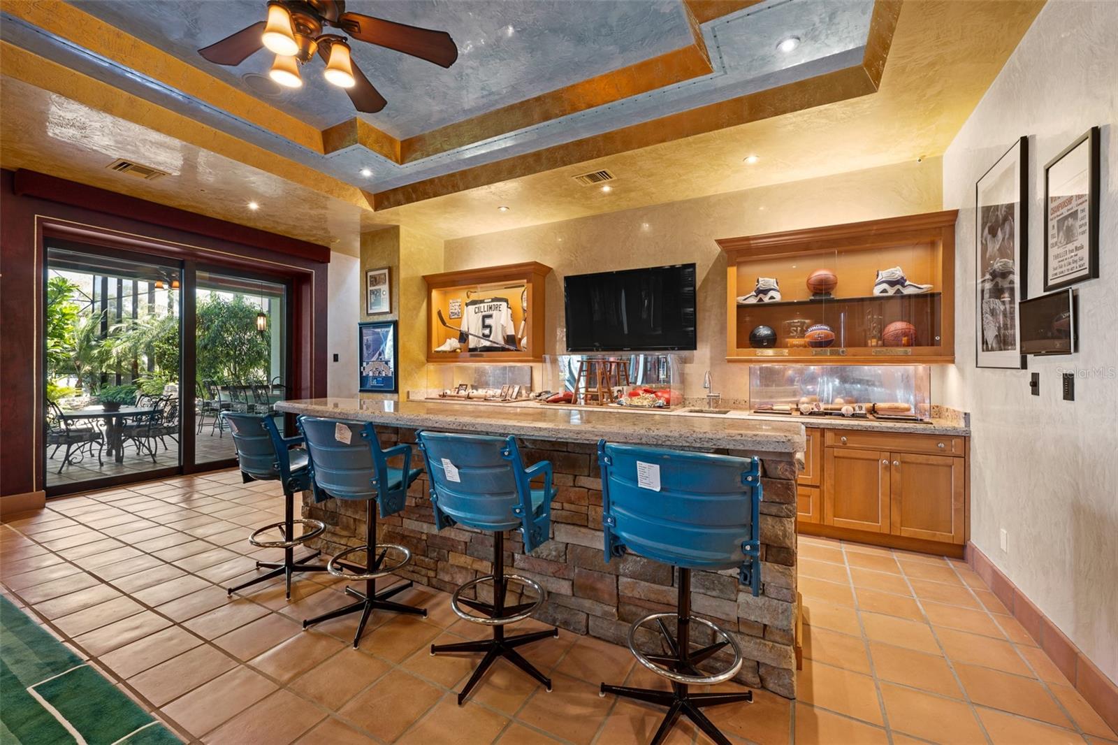 TB8379435 Property Photo