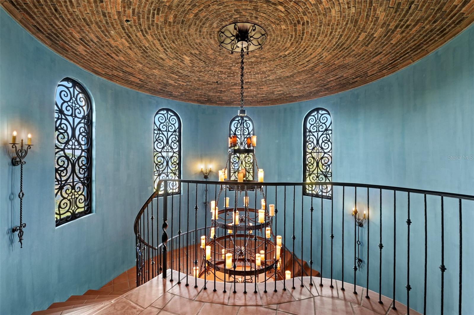 TB8379435 Property Photo