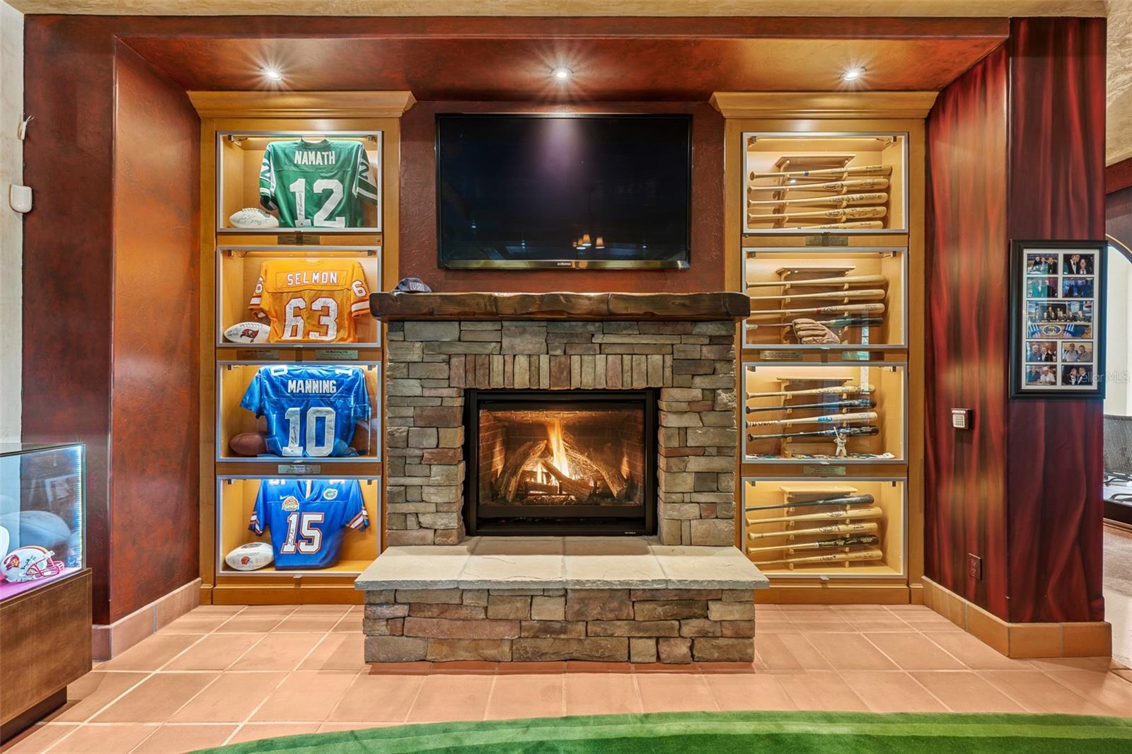 TB8379435 Property Photo