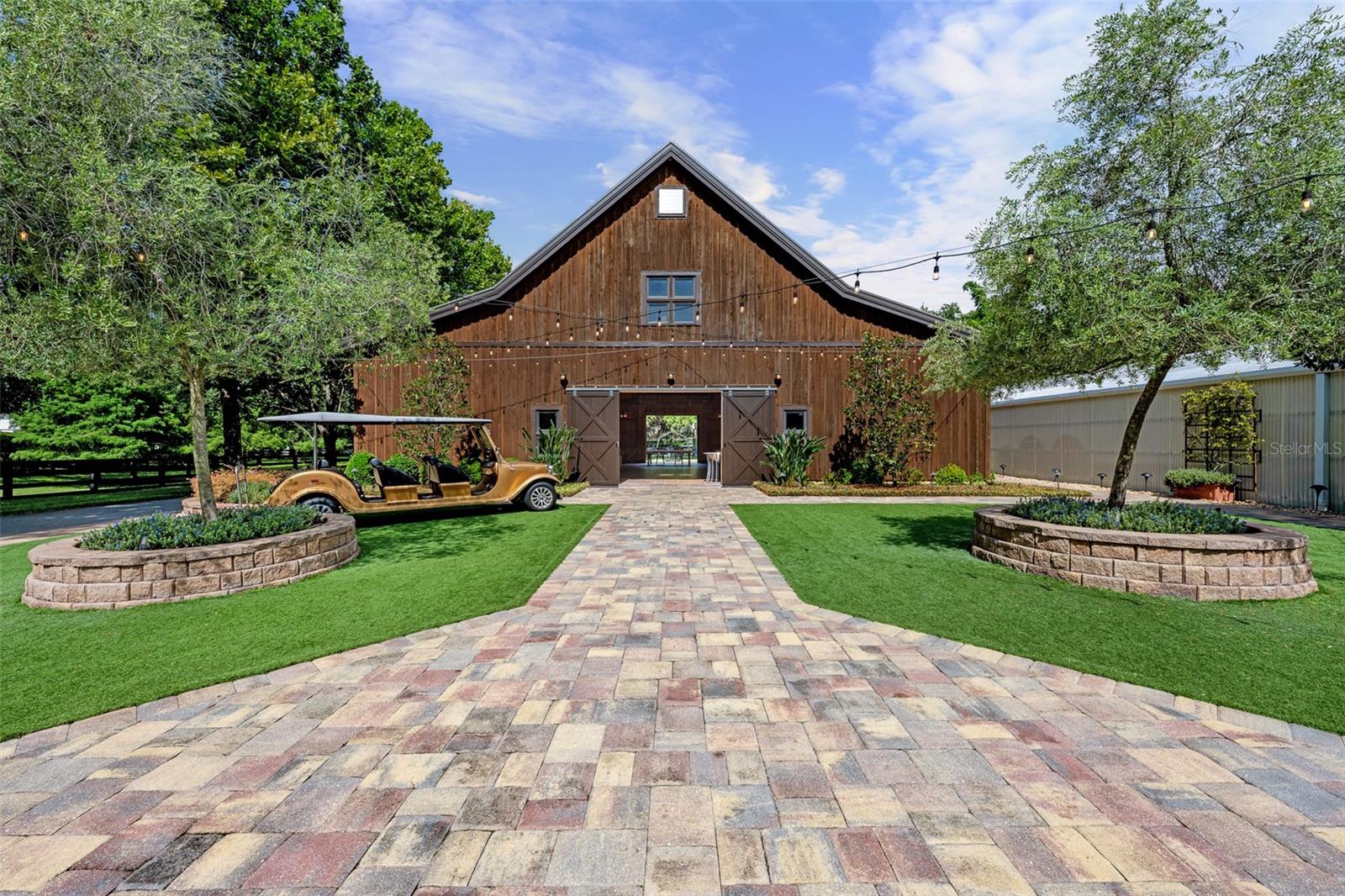 TB8379435 Property Photo