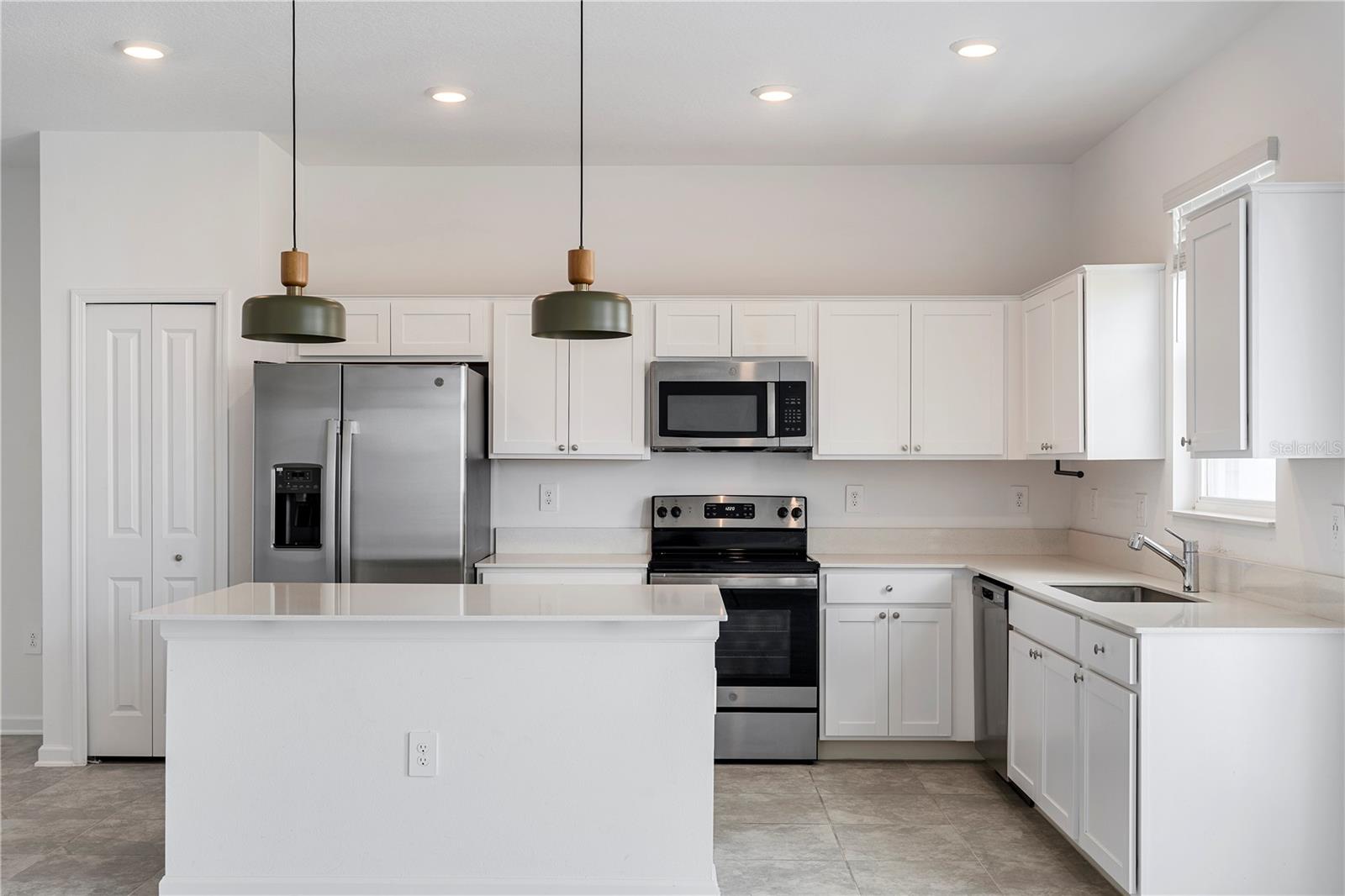 264 NINE IRON DR, DAVENPORT, FL, 33896