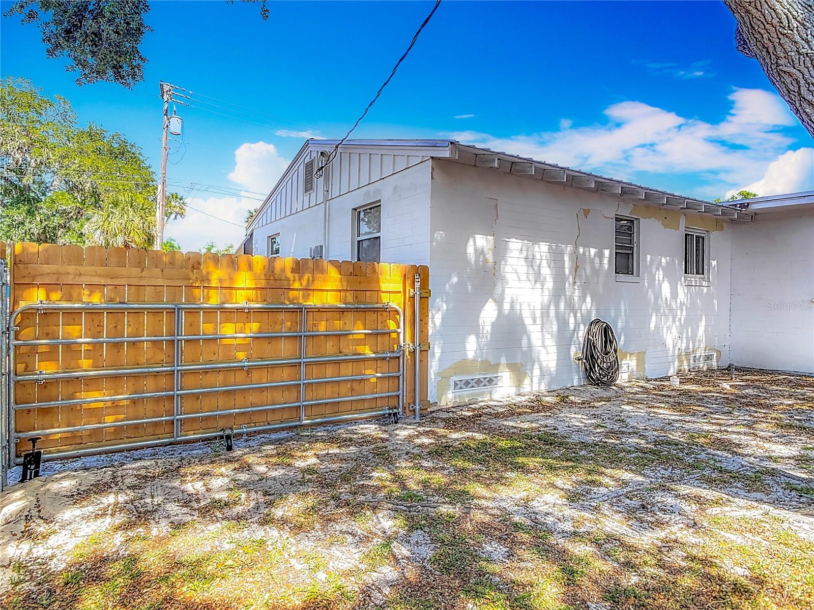 288 N SENECA ST, DAYTONA BEACH, FL, 32114