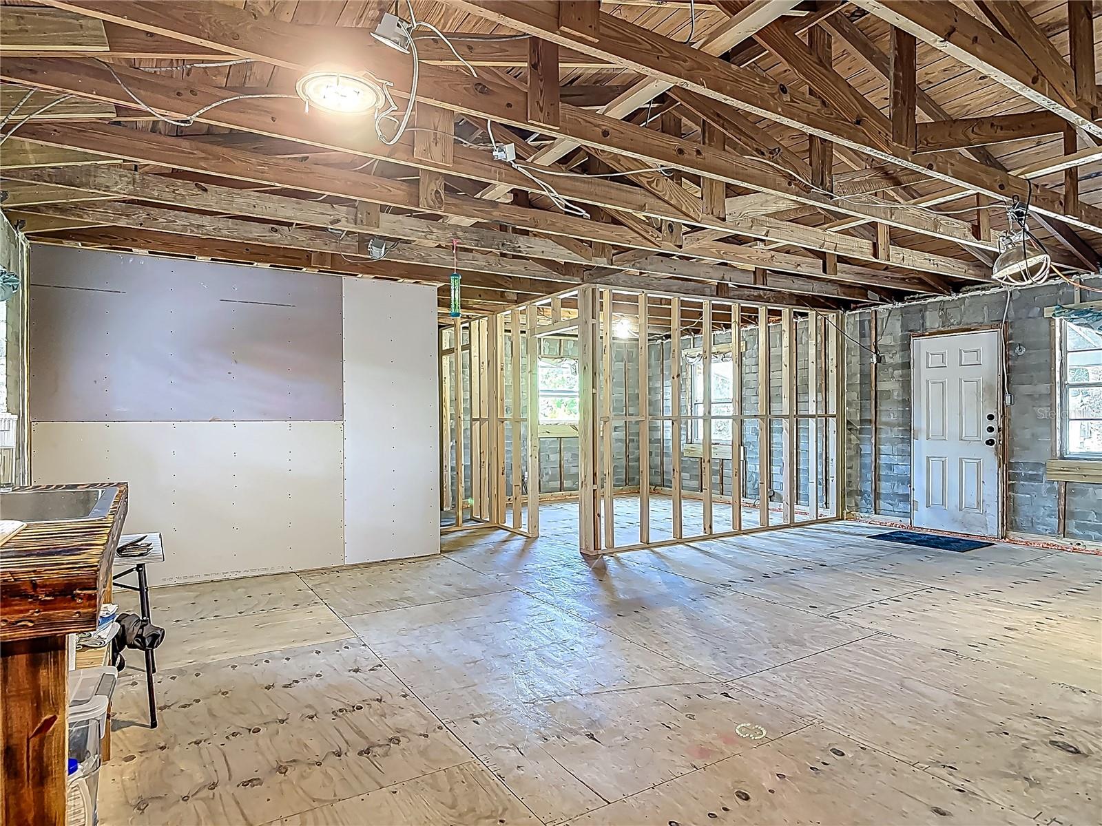 288 N SENECA ST, DAYTONA BEACH, FL, 32114