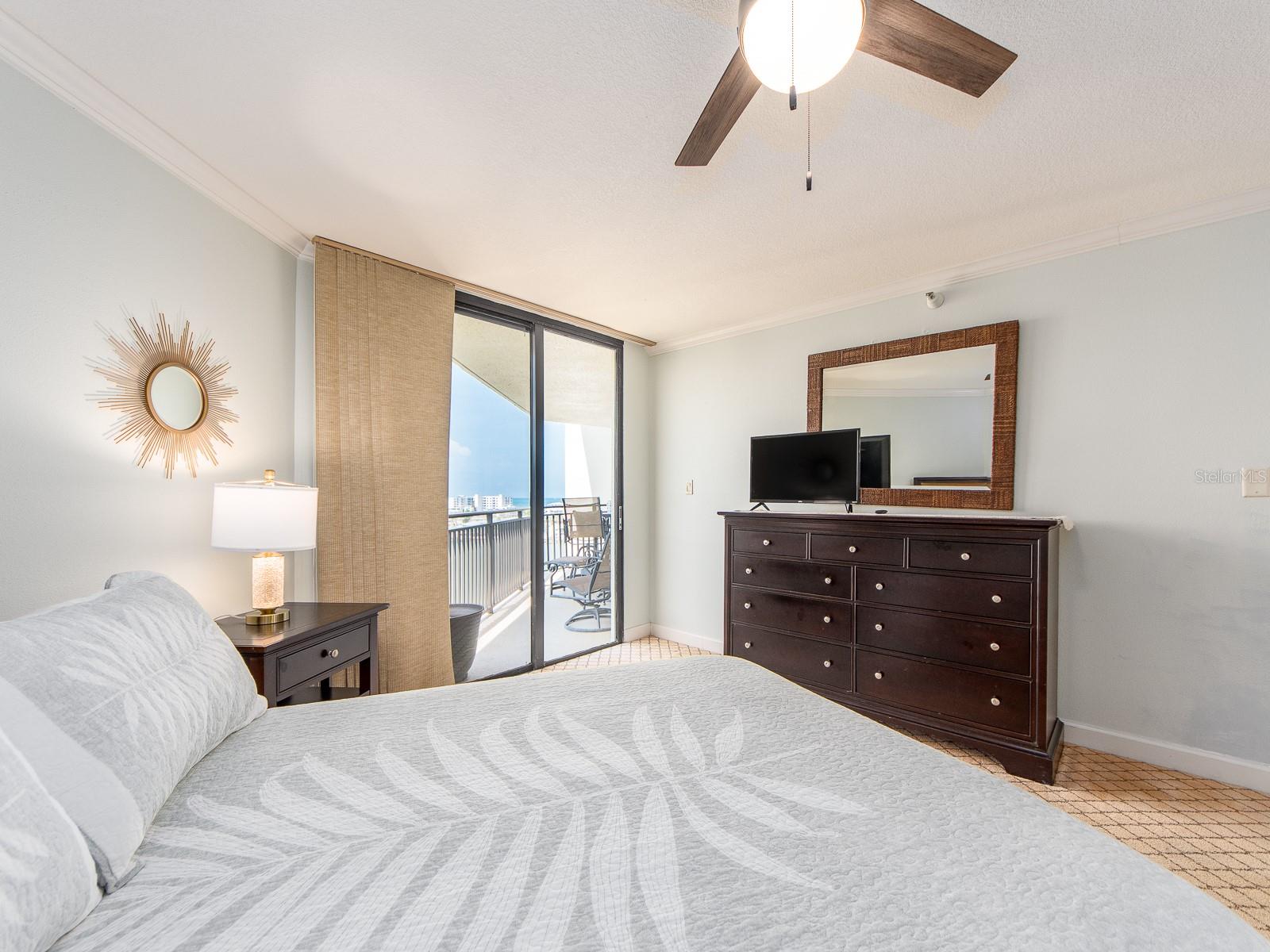 690 ISLAND WAY #1011, CLEARWATER BEACH, FL, 33767