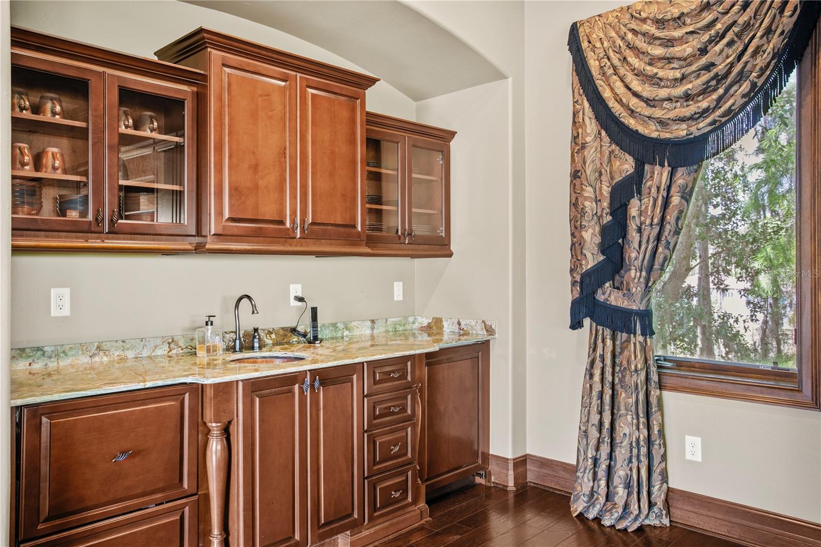 TB8379522 Property Photo