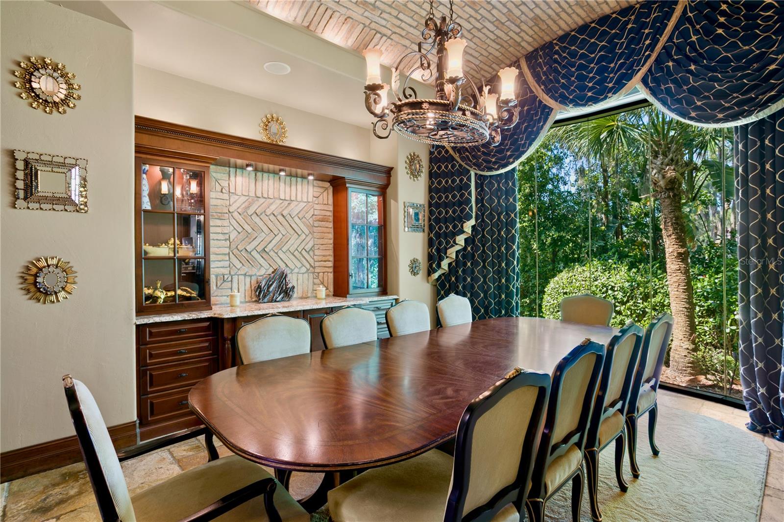 TB8379522 Property Photo