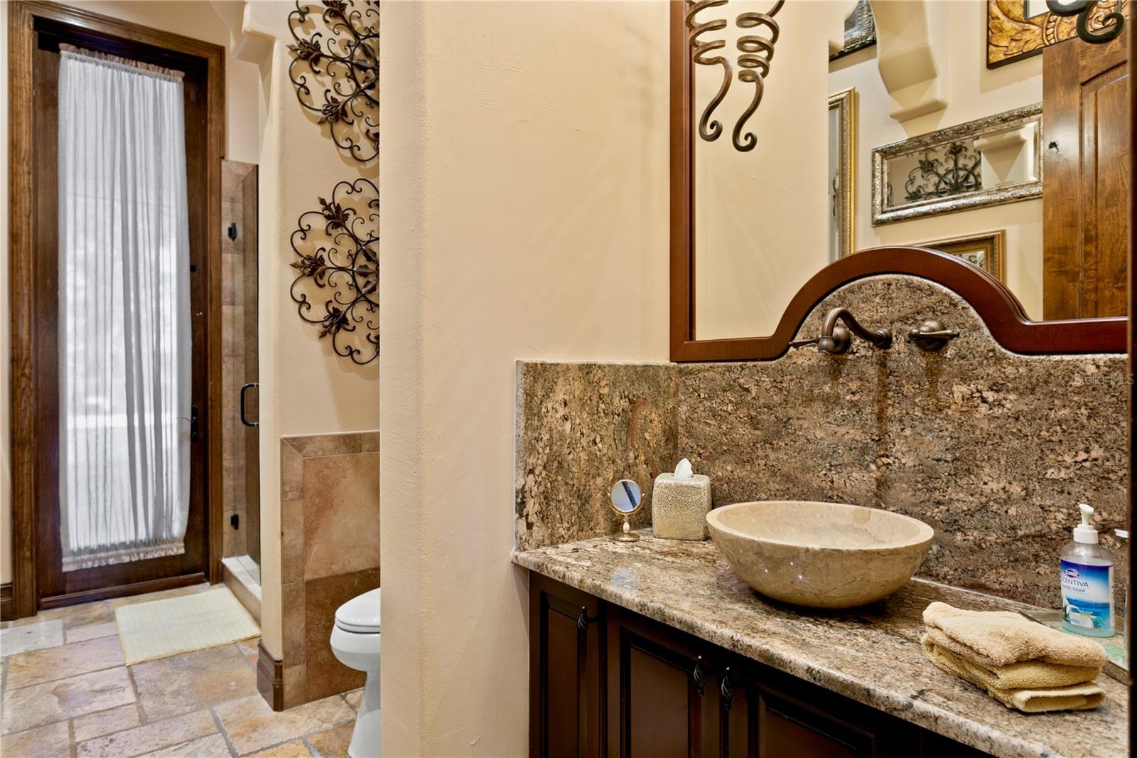 TB8379522 Property Photo