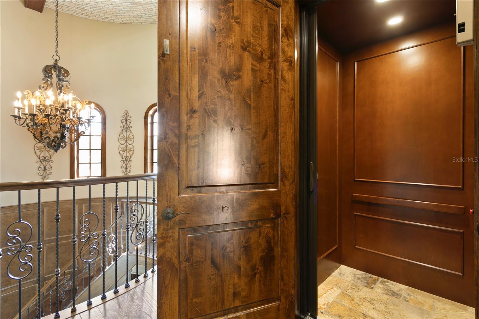 TB8379522 Property Photo