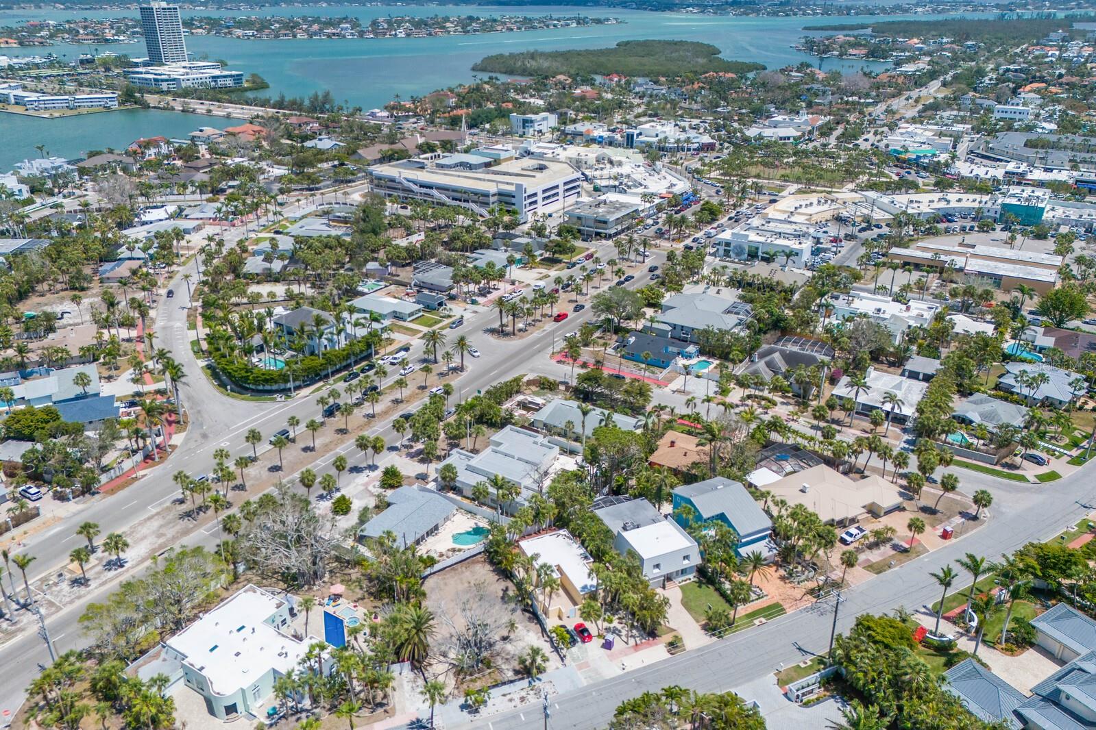 335 N WASHINGTON DR, SARASOTA, FL, 34236