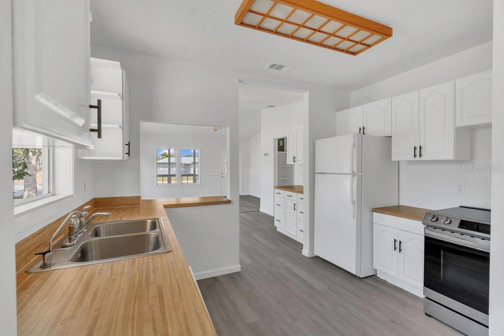 704 S CLYDE AVE, KISSIMMEE, FL, 34741