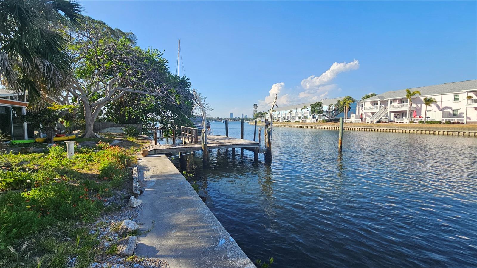 6 SEA LN S, ST PETERSBURG, FL, 33705