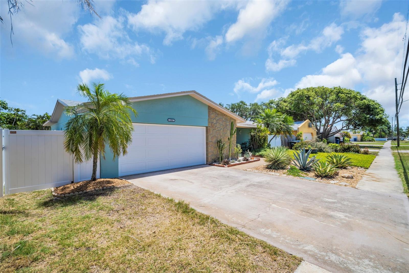 12965 RIDGE RD, LARGO, FL, 33778