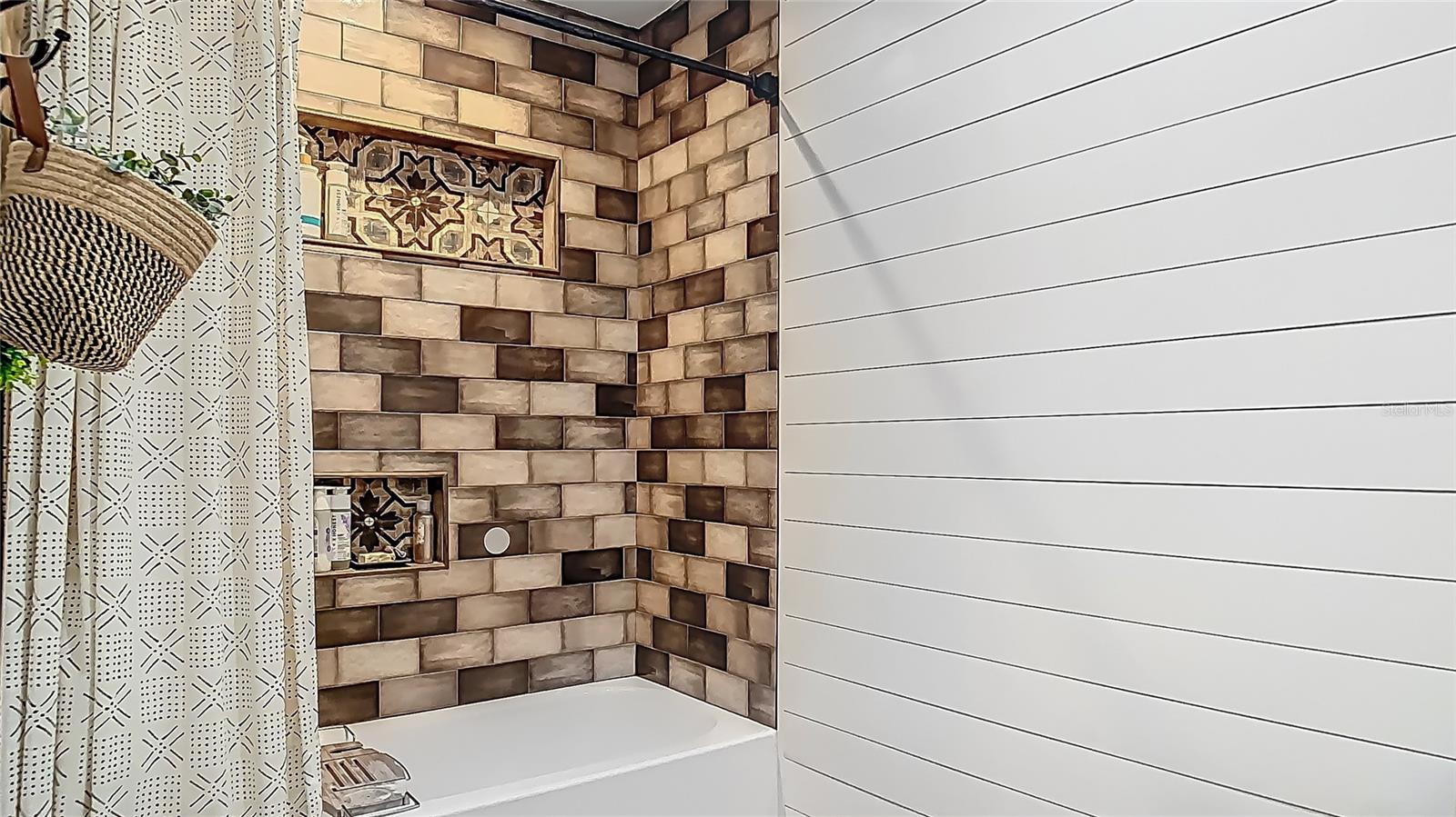 105 ELIZABETH AVE, ALTAMONTE SPRINGS, FL, 32701