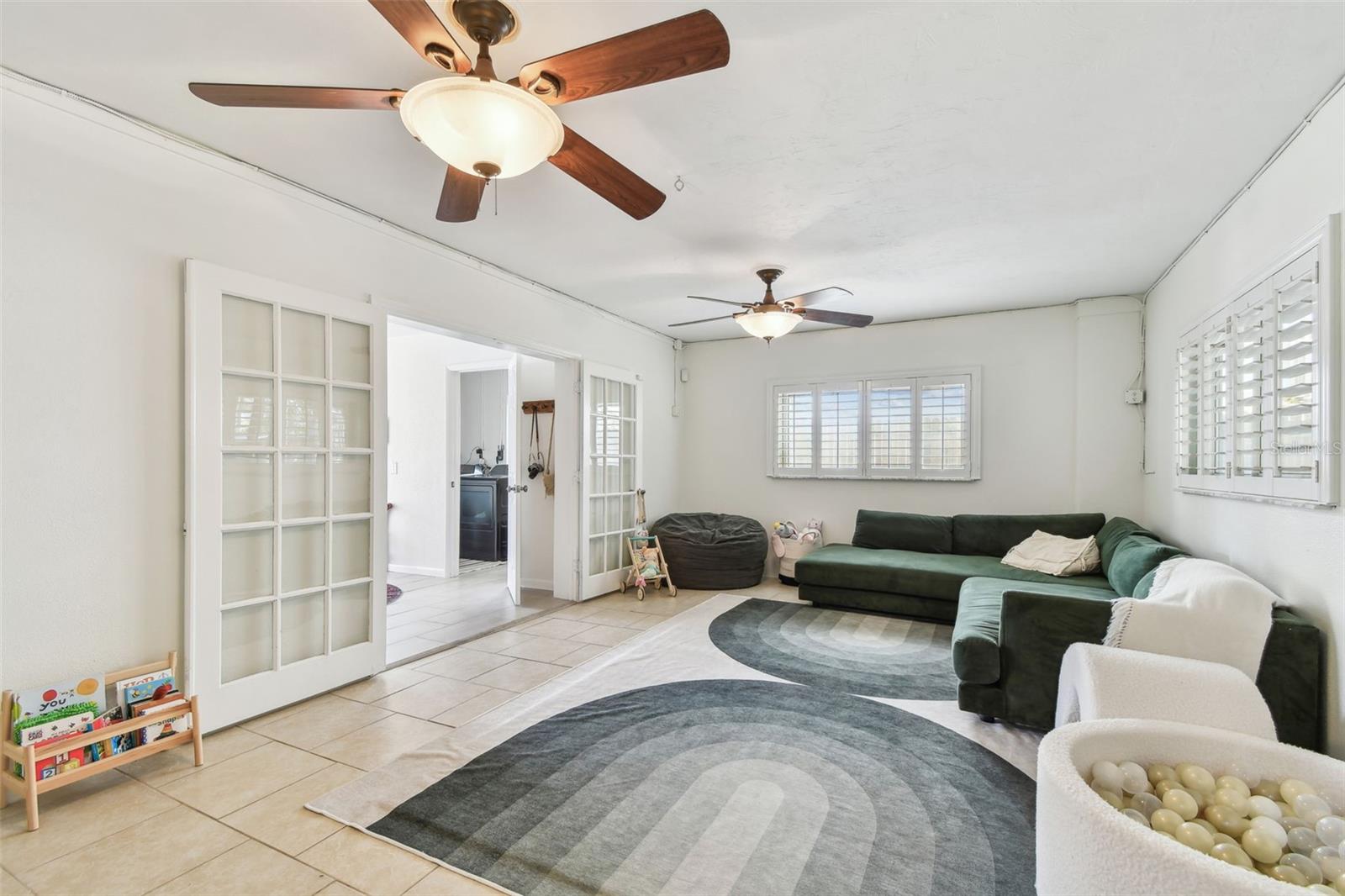 1735 MARYLAND AVE NE, ST PETERSBURG, FL, 33703