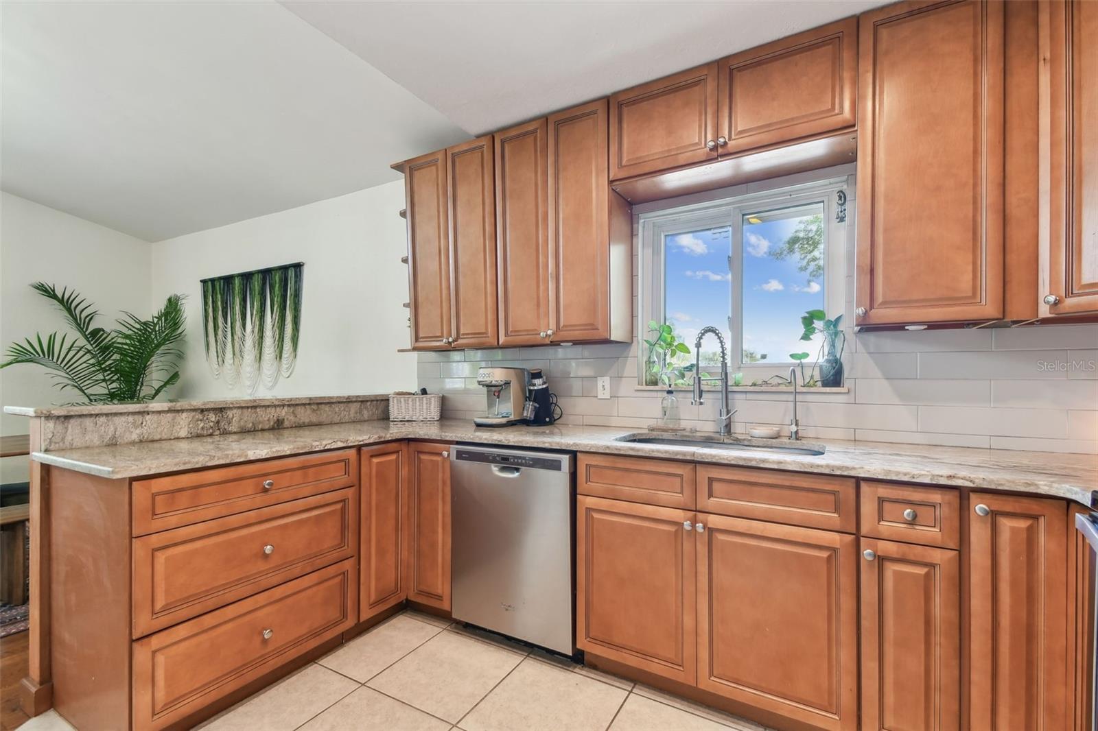 1735 MARYLAND AVE NE, ST PETERSBURG, FL, 33703