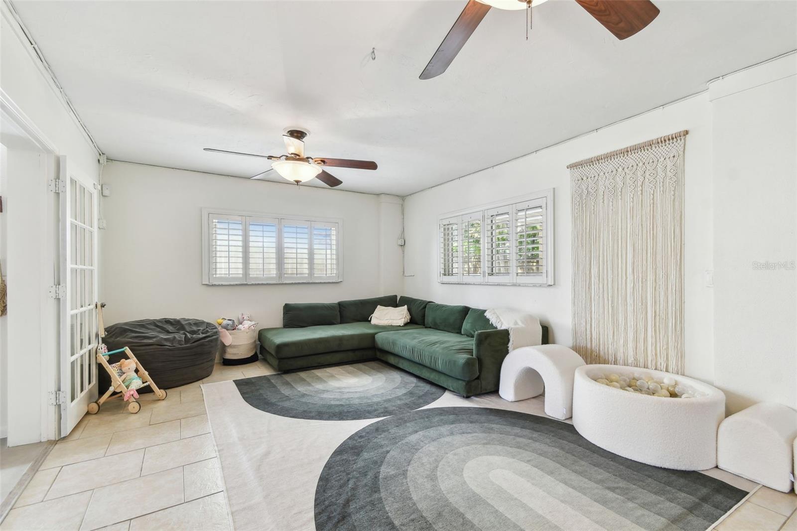 1735 MARYLAND AVE NE, ST PETERSBURG, FL, 33703