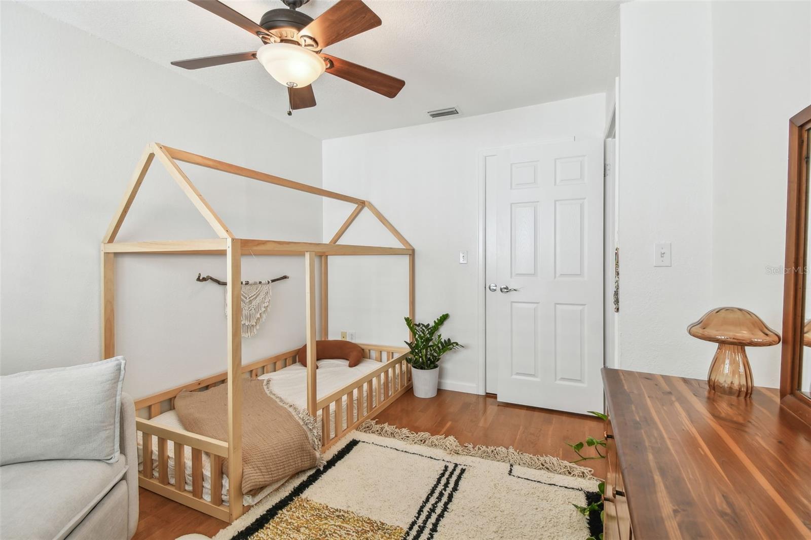 1735 MARYLAND AVE NE, ST PETERSBURG, FL, 33703