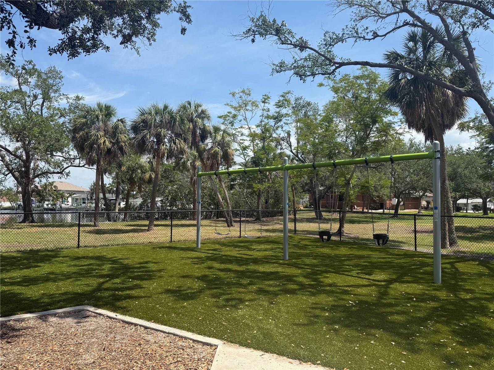 1735 MARYLAND AVE NE, ST PETERSBURG, FL, 33703