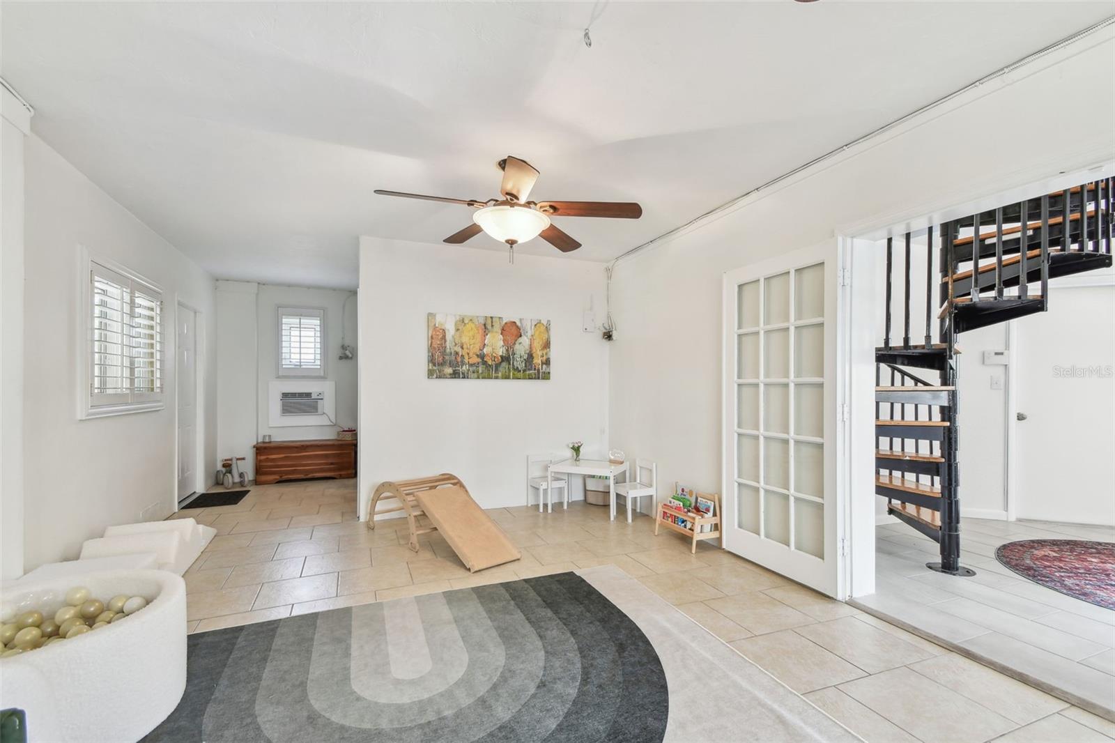 1735 MARYLAND AVE NE, ST PETERSBURG, FL, 33703