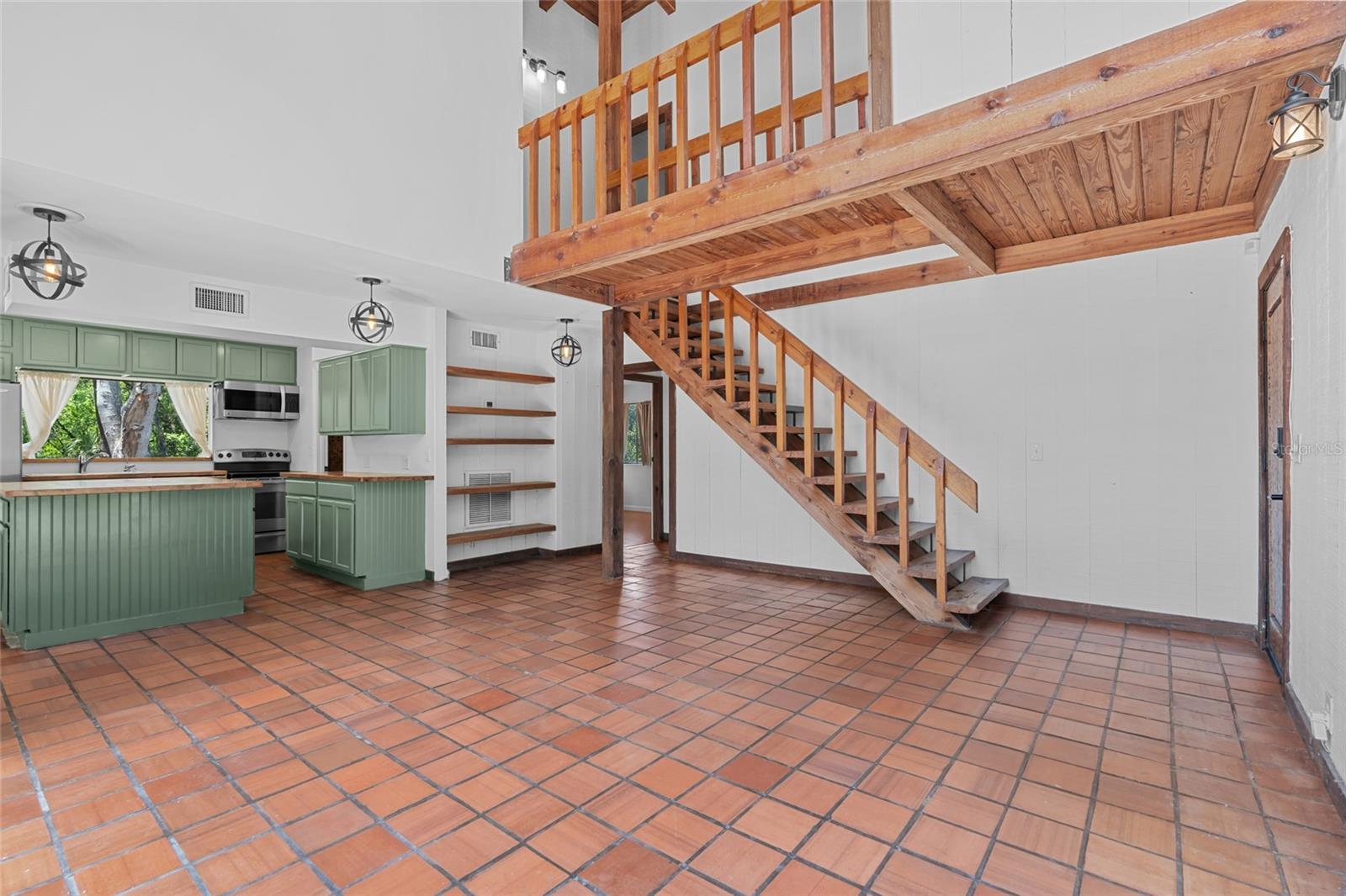 18816 CARR DR, LUTZ, FL, 33559