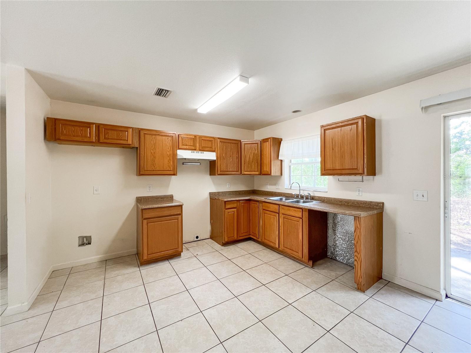 15230 S COUNTRY CLUB DR, WILLISTON, FL, 32696