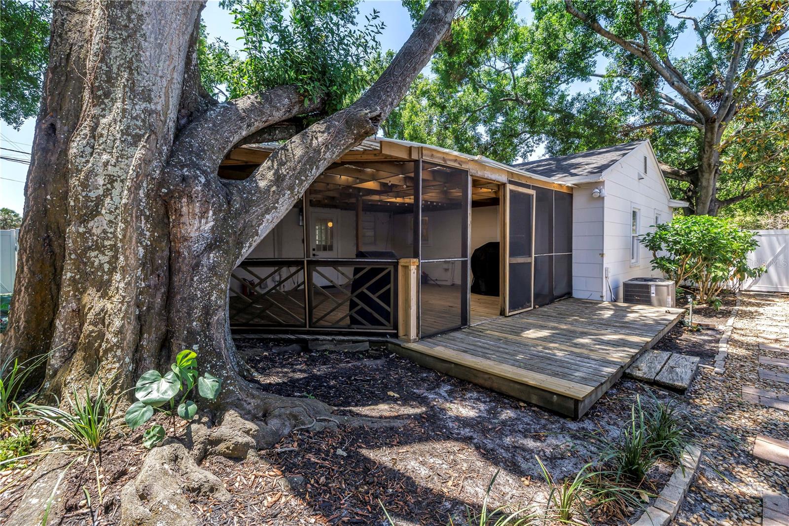 420 S MATANZAS AVE, TAMPA, FL, 33609