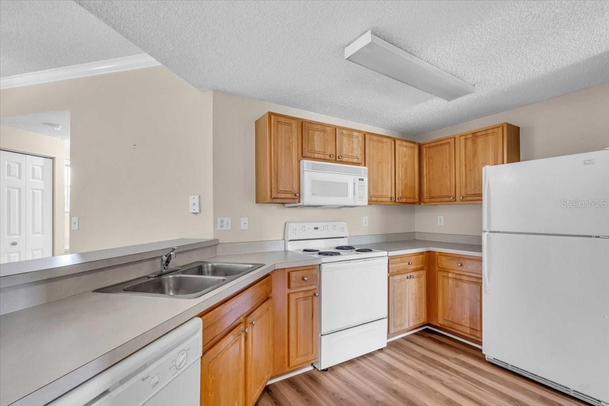 5500 BENTGRASS DR #6-106, SARASOTA, FL, 34235