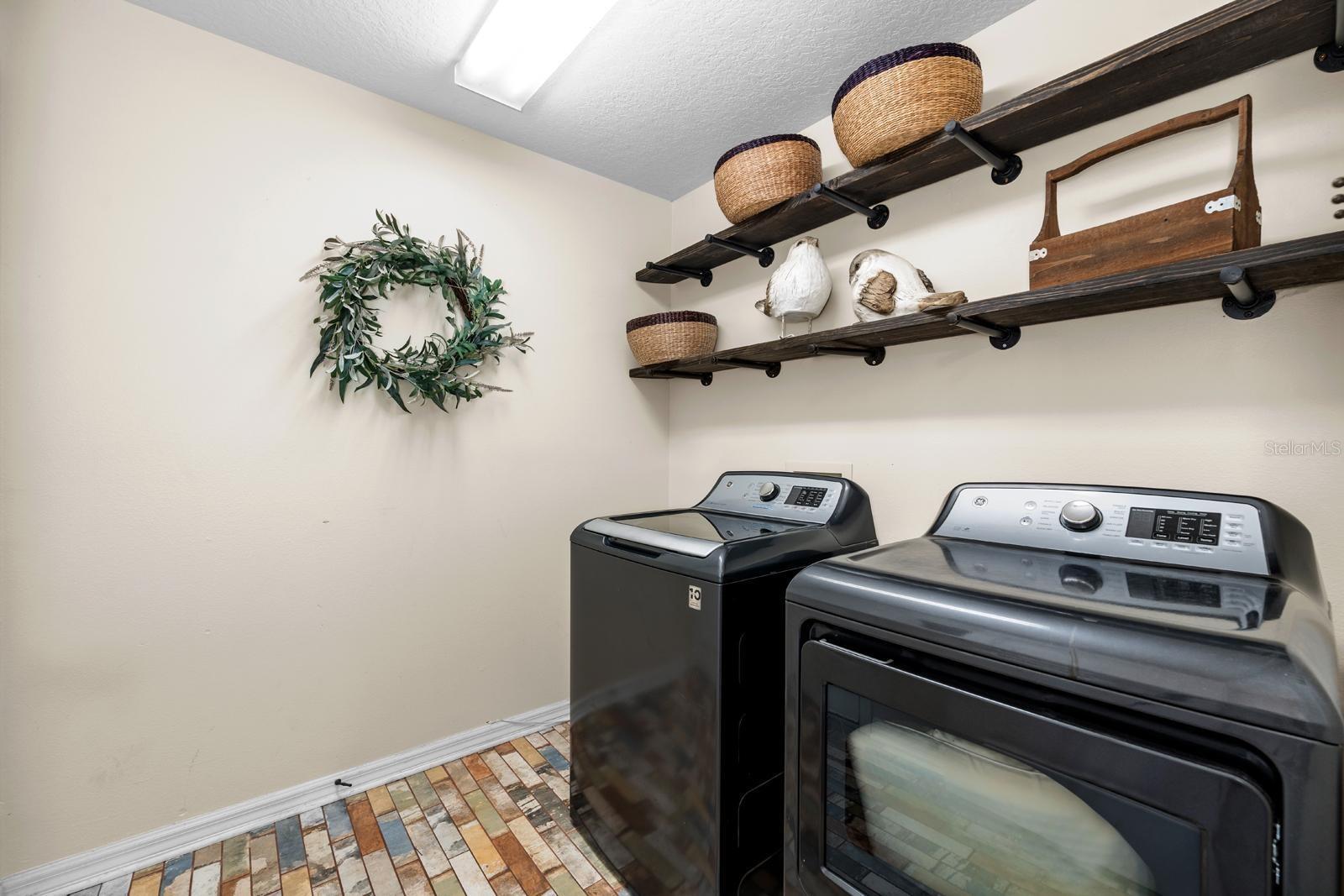 1133 SPLIT SILK ST, VALRICO, FL, 33594