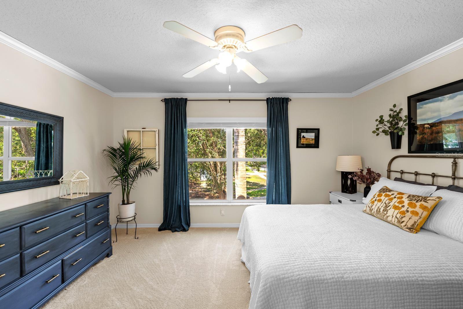 1133 SPLIT SILK ST, VALRICO, FL, 33594