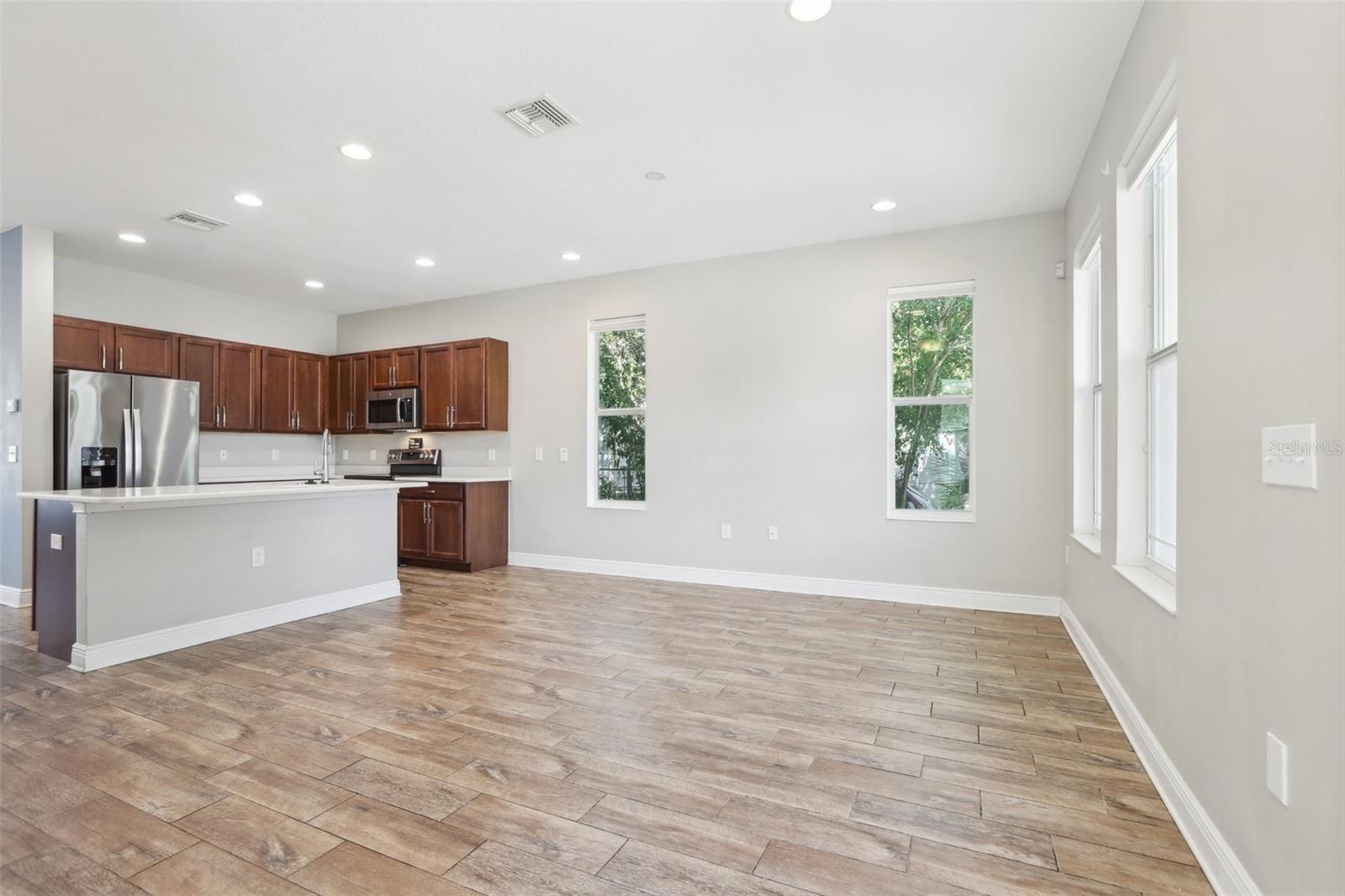 1913 W PINE ST, TAMPA, FL, 33607