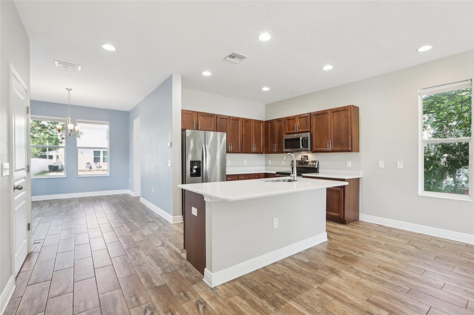 1913 W PINE ST, TAMPA, FL, 33607