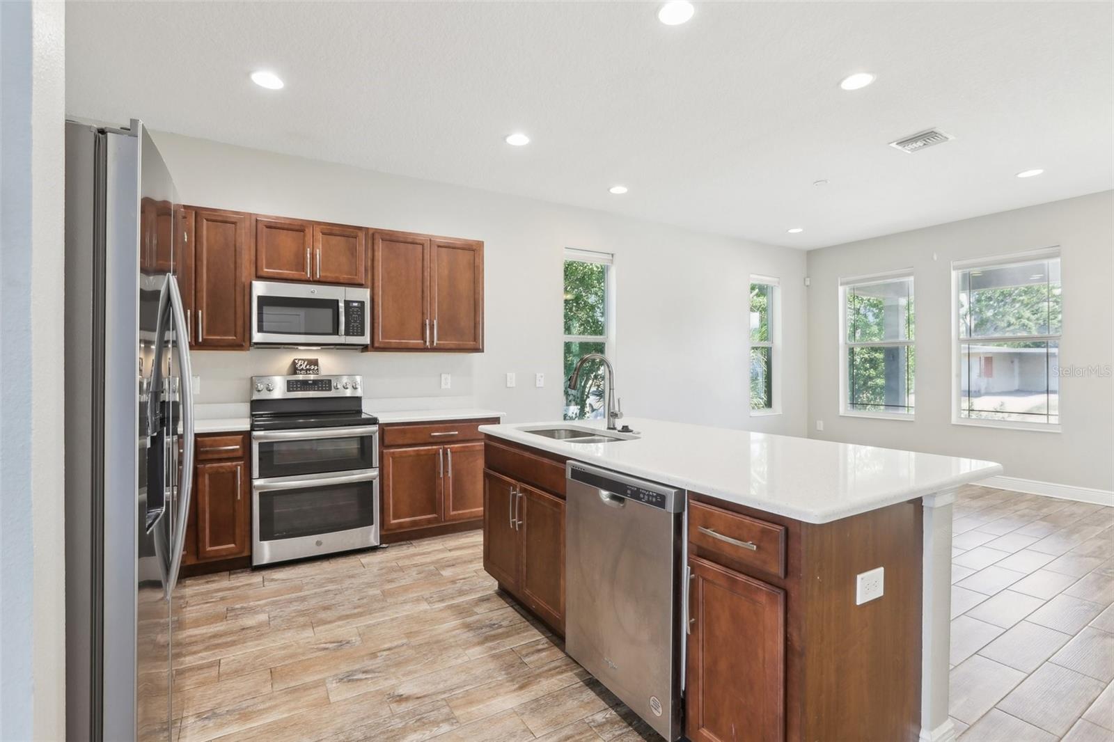 1913 W PINE ST, TAMPA, FL, 33607