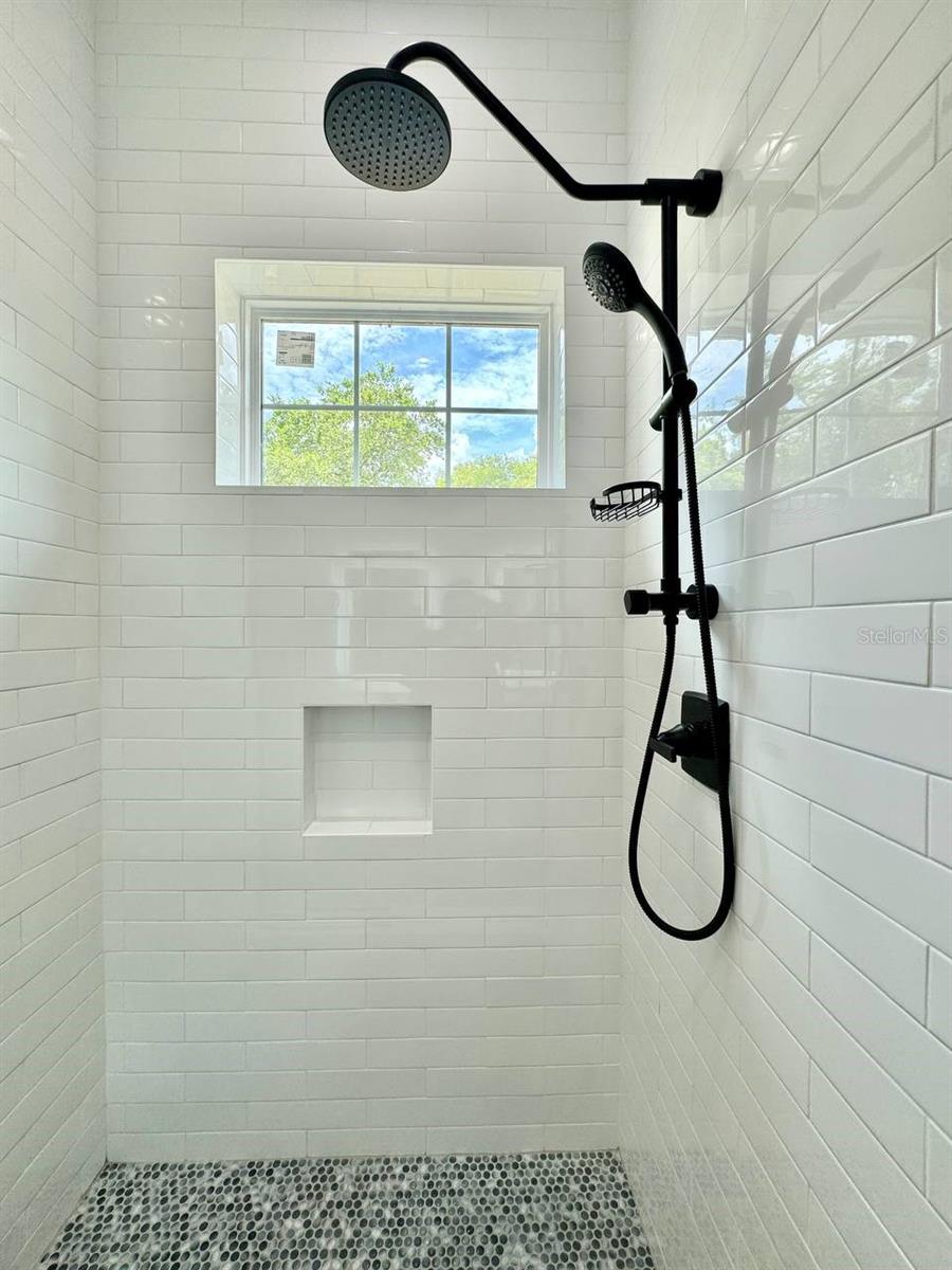 2109 E CARACAS ST, TAMPA, FL, 33610