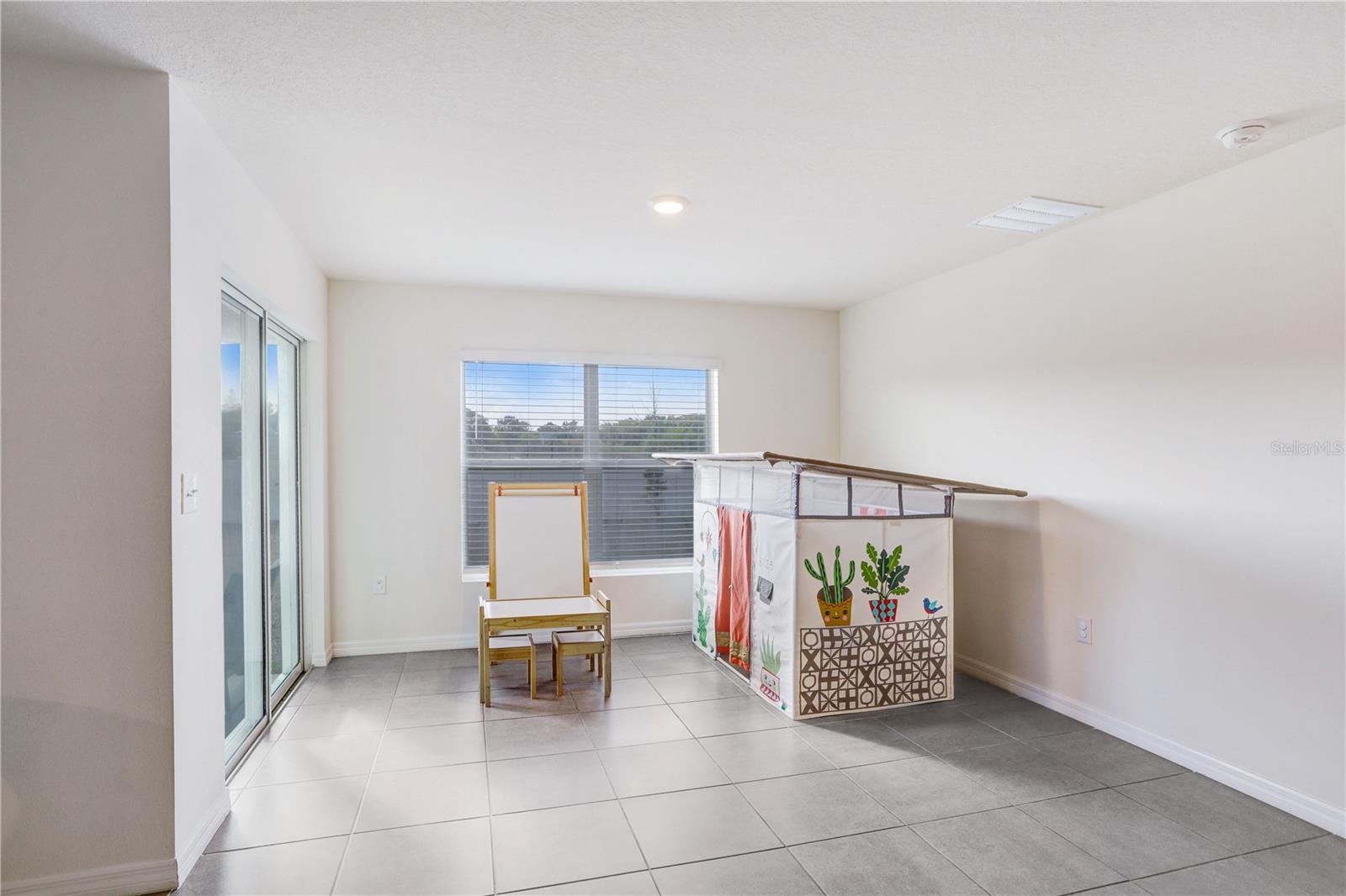 7929 SAIL CLOVER LN, ZEPHYRHILLS, FL, 33540