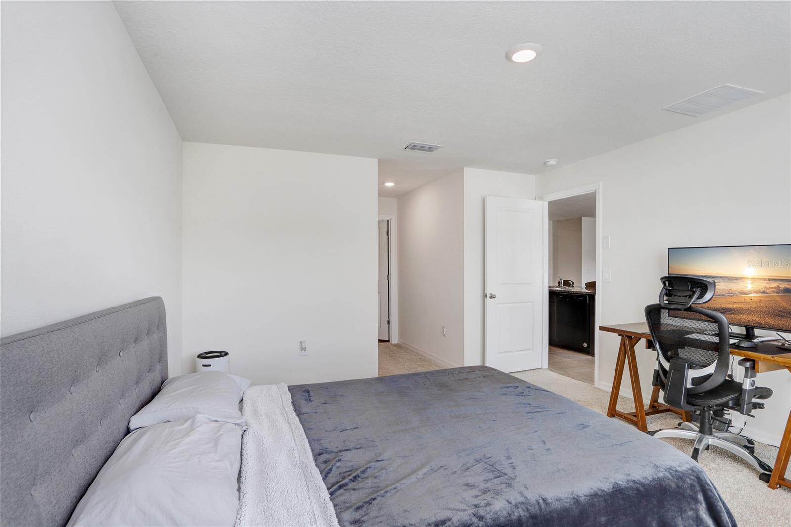 7929 SAIL CLOVER LN, ZEPHYRHILLS, FL, 33540