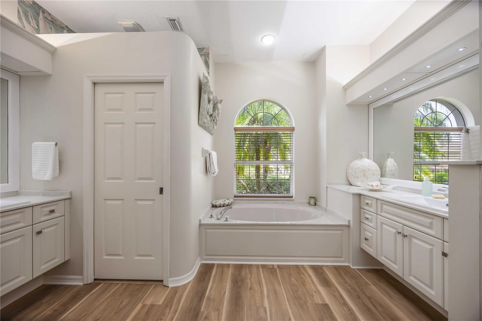 9915 OLD HYDE PARK PL, BRADENTON, FL, 34202