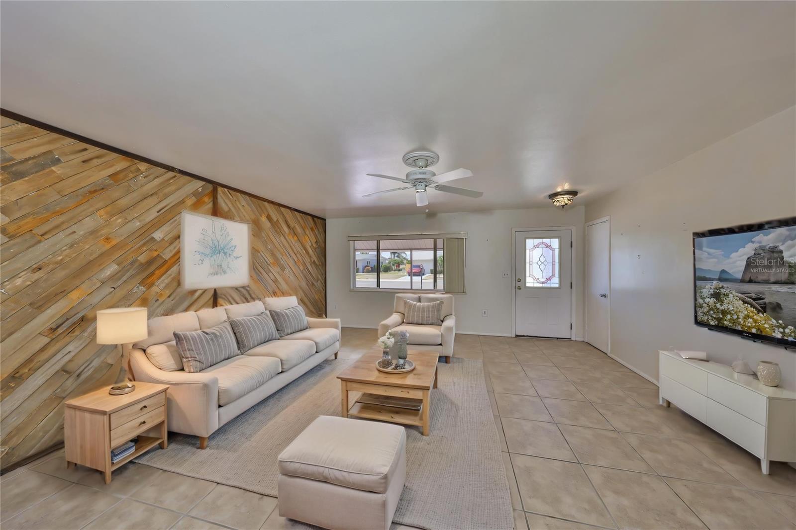 1207 NORWICH CIR, SUN CITY CENTER, FL, 33573