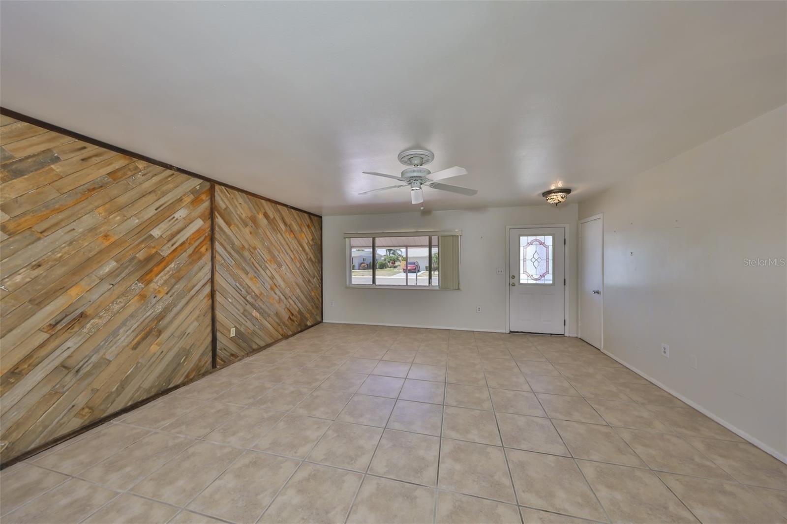 1207 NORWICH CIR, SUN CITY CENTER, FL, 33573