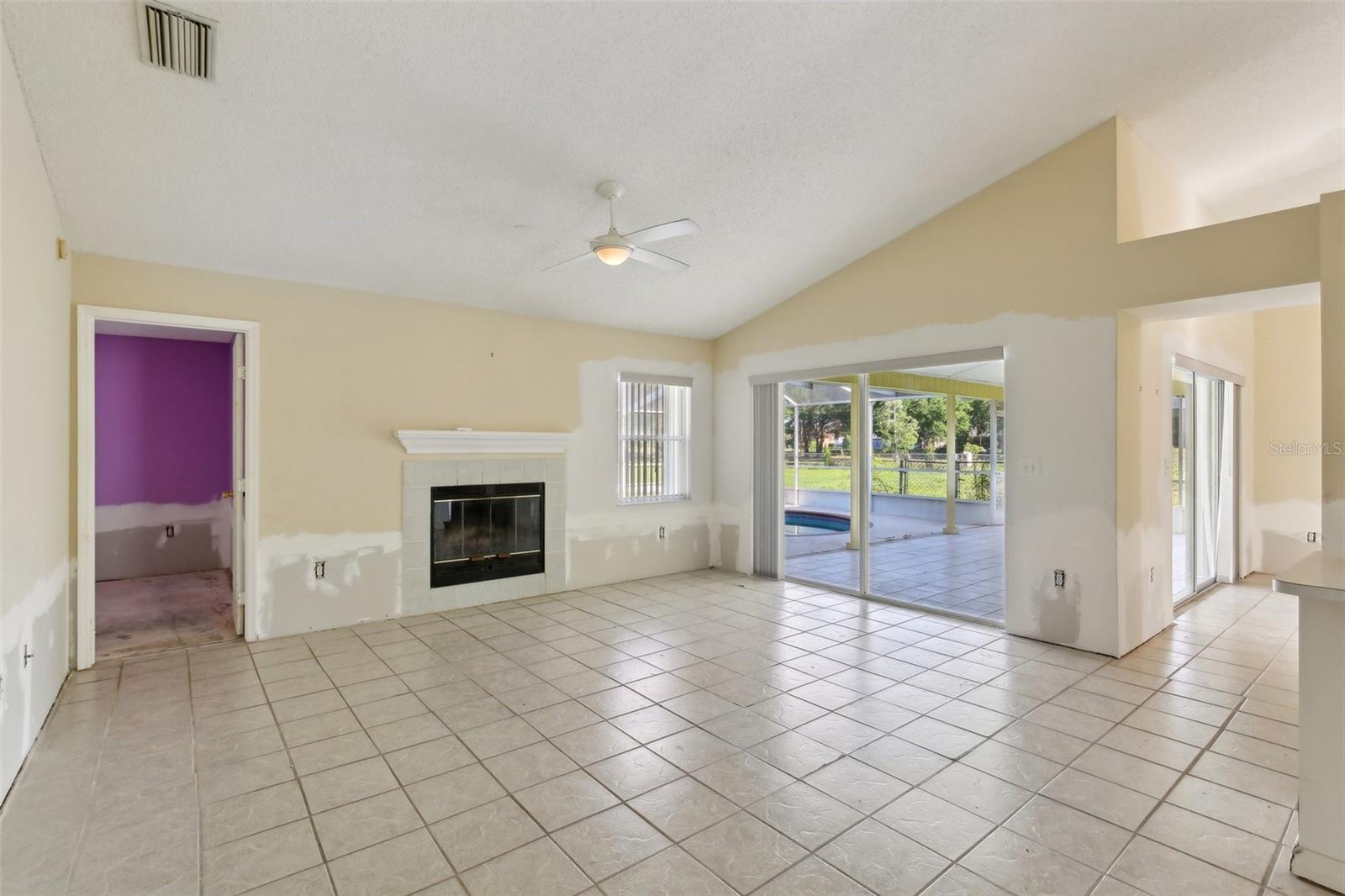 4025 MEADOW RUN LN, WESLEY CHAPEL, FL, 33543