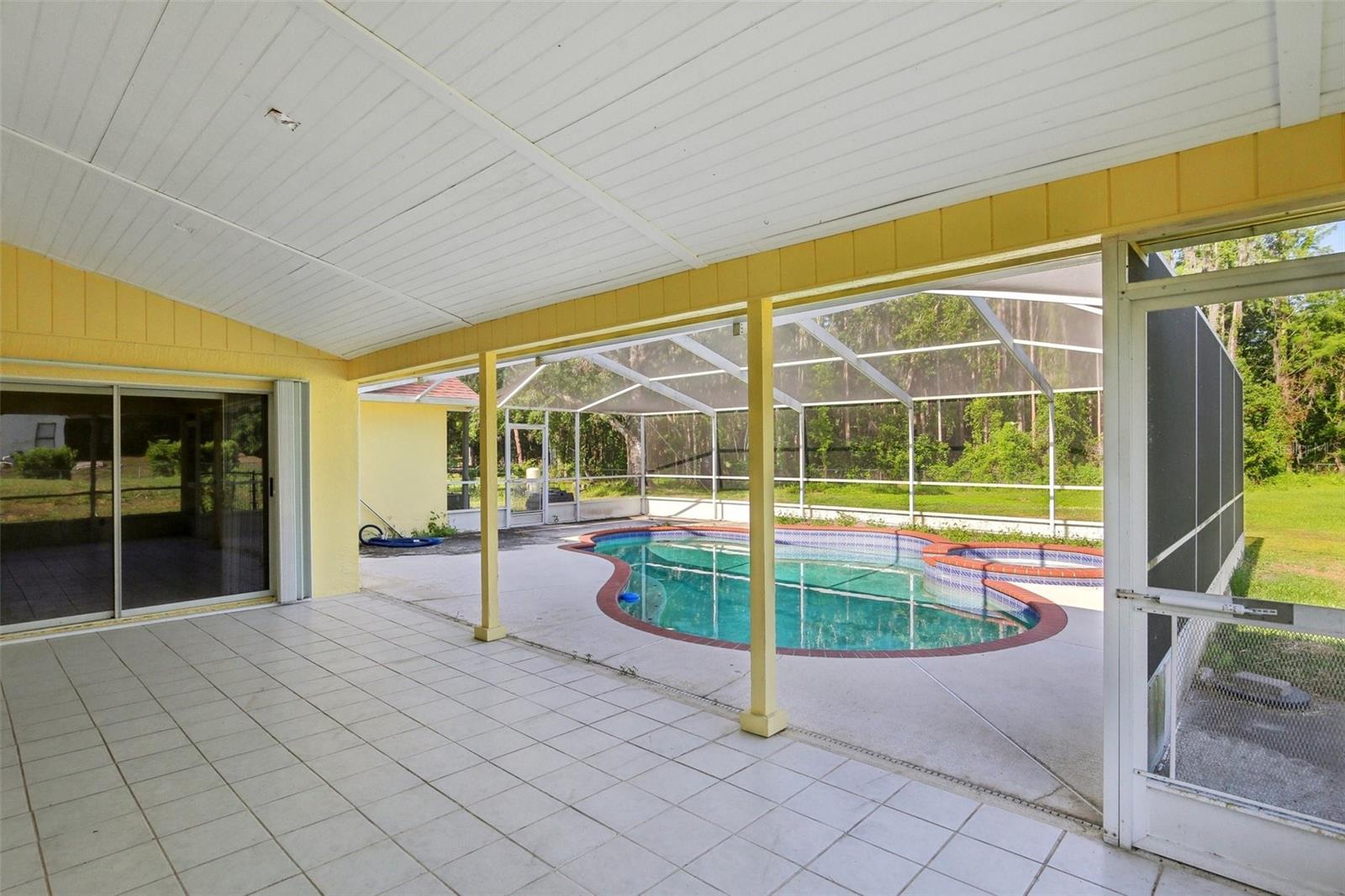 4025 MEADOW RUN LN, WESLEY CHAPEL, FL, 33543