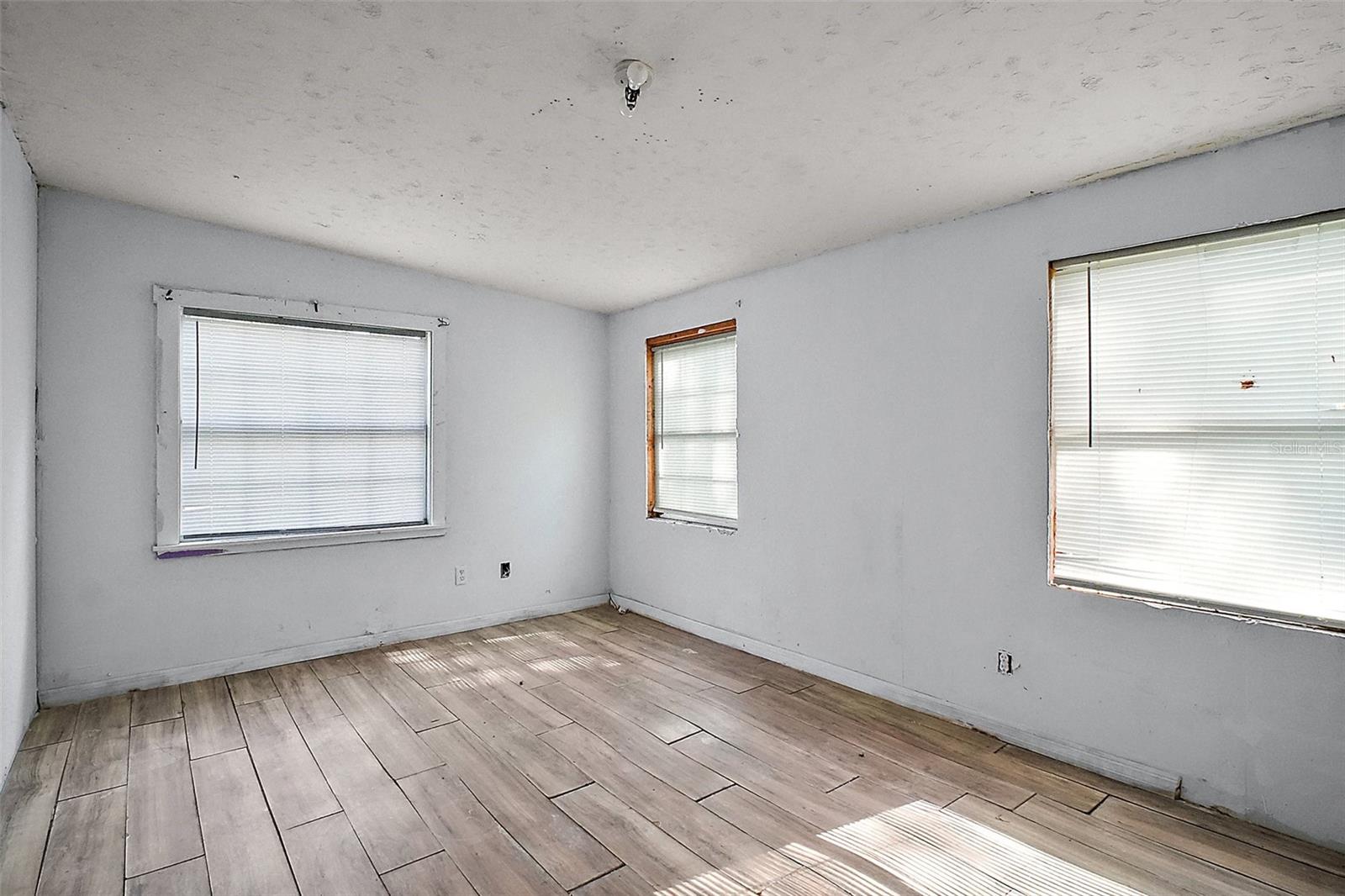 89 NE 169TH AVE, SILVER SPRINGS, FL, 34488