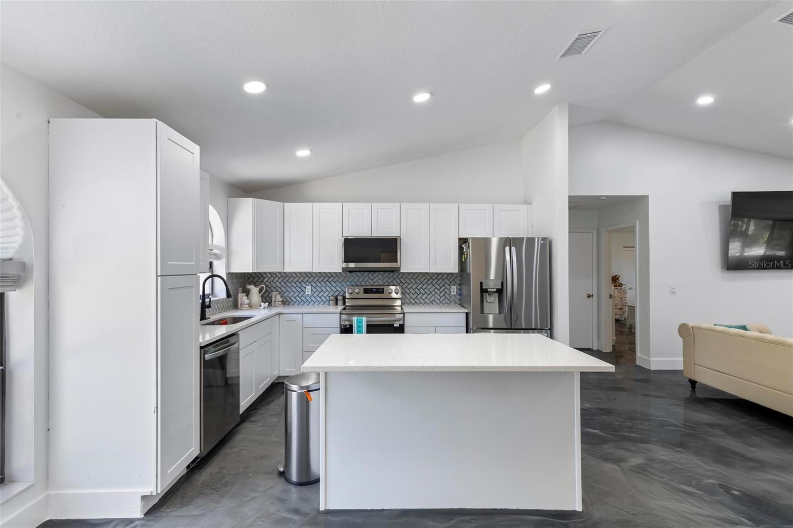 136 PEPPERDINE DR, PALM COAST, FL, 32164